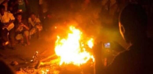 Afrique du Sud: sept criminels présumés brûlés vifs par une foule