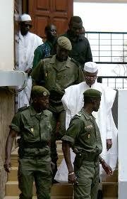 Jurisprudence Karim : Hissène Habré pourrait-il en cas de refus, être forcé à comparaître?