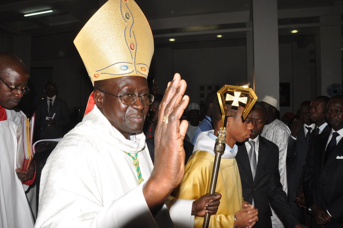 Mgr  Benjamain Ndiaye reçu cet après-midi par le Grand Serigne de Dakar