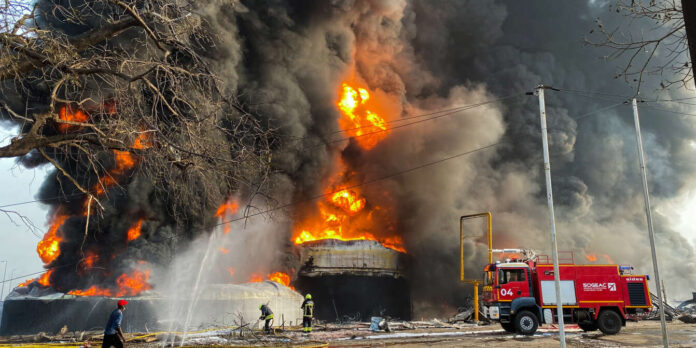 Guinée: l'incendie du dépôt de carburant à Conakry est "complètement éteint" (gouvernement)