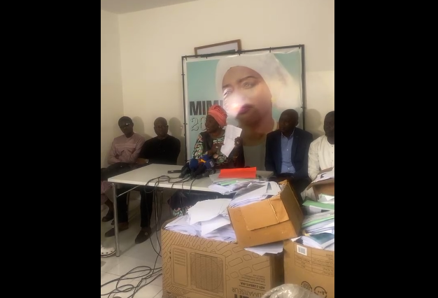 Parrainages : Mimi Touré dénonce une « grande tricherie » et annonce une plainte contre…