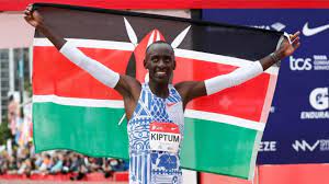 Kenya: le recordman du monde du marathon Kelvin Kiptum meurt dans un accident