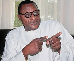 El Hadji Daouda Faye demande à Hayatou de démissionner de la présidence de la CAF