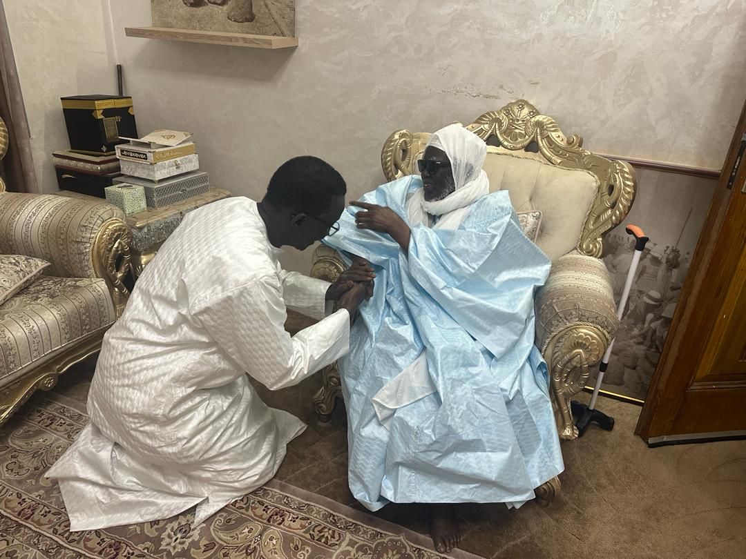 Touba : le candidat Amadou Ba reçu par Serigne Mountakha Mbacké