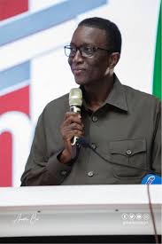 Gros retournement de situation : Macky lâche Amadou Bâ pour Dionne