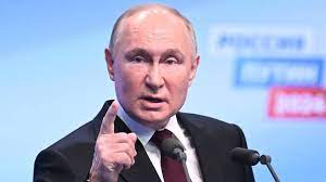 Réélu président, Poutine promet une Russie qui ne se laissera pas "intimider"
