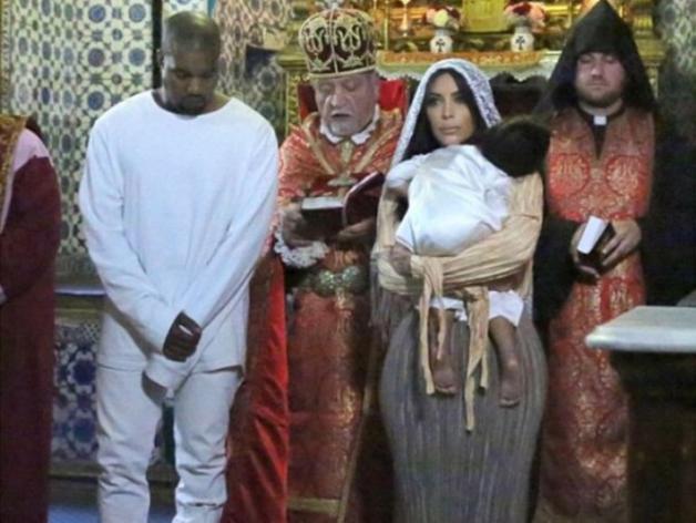 Trop mignon ! Kim Kardashian dévoile des photos du baptême de North à Jérusalem