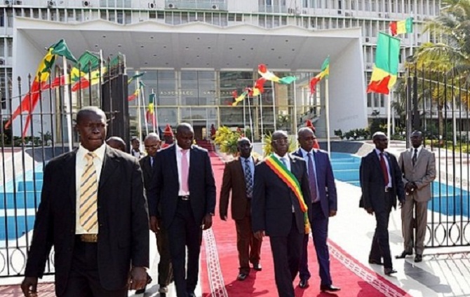 Groupe parlementaire : Qui  sont ces parlementaires qui veulent porter le  barème  de 10 à 15 députés ?