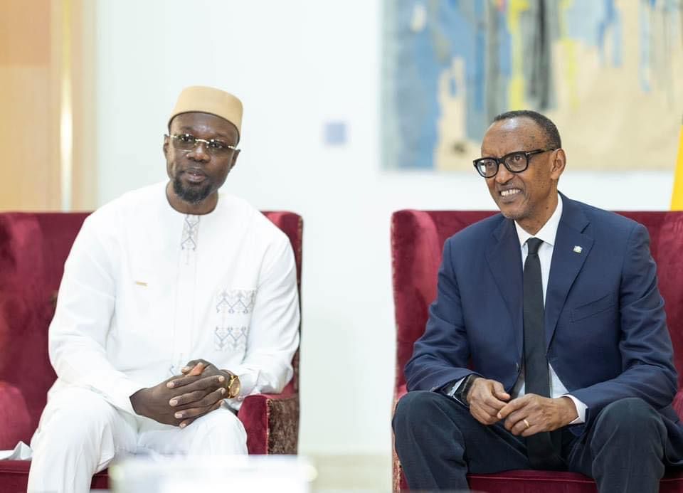 APRÈS UNE VISITE DE 48 HEURES À DAKAR | LE PREMIER MINISTRE OUSMANE SONKO A RACCOMPAGNÉ LE PRESIDENT KAGAME