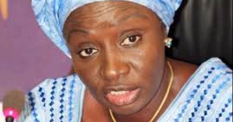 Mimi Touré condamne les incidents à l’Ucad: «Il faut mettre un terme à cet ensauvagement de l’espace politique chez nous»