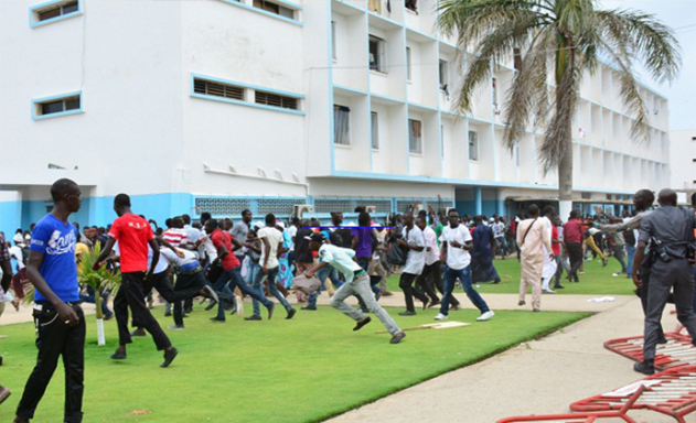 Jets de pierres sur le cortège du Président – Les étudiants fautifs risquent l’exclusion