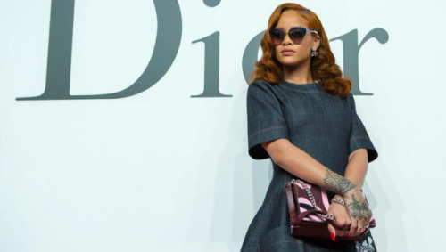 Rihanna refuse de monter sur scène avec Taylor Swift, “Ca n'aurait aucun sens” (Photos)