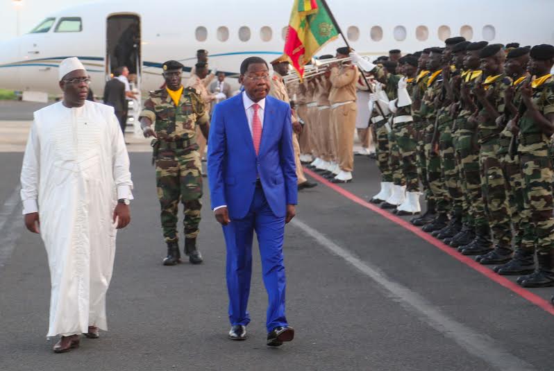 La Cedeao examine mardi, un schéma" de sortie de crise pour le Burkina