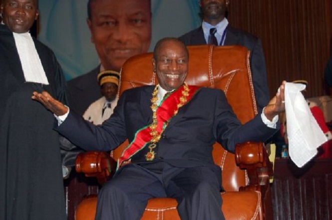 Guinée: Alpha Condé remporte le scrutin au premier avec 53% (Porte parole)