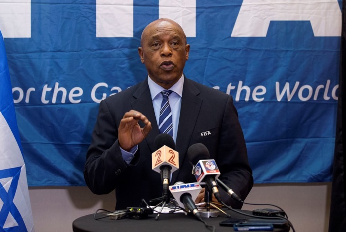 Tokyo Sexwale, l'ex-compagnon de Mandela candidat à la présidence de la Fifa