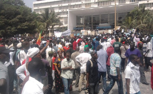 Y’en a marre et autres mouvements citoyens à l’Assemblée nationale le 7 novembre