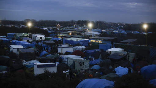 CRISE DES RÉFUGIÉS : Vaste incendie dans "la jungle de Calais"