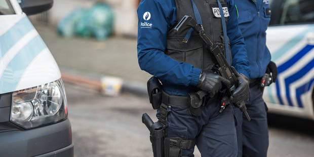 En direct : opérations de police en cours à Molenbeek, dans la banlieue de Bruxelles