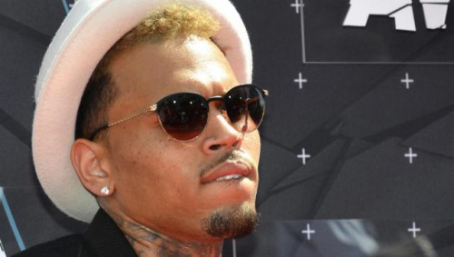 Chris Brown : sa tournée annulée à cause de ses violences sur Rihanna