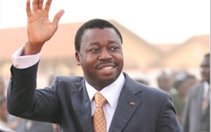 Togo: des centaines d'opposants dénoncent une "dérive monarchique"