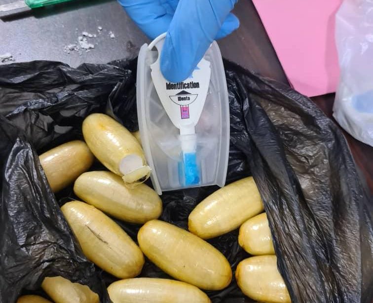 Trafic de drogue : 12 boulettes de cocaïne saisies sur un ressortissant étranger à Dakar