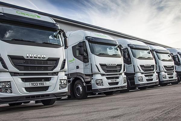 Transport de marchandises : Macky Sall annonce l’achat de trois mille camions