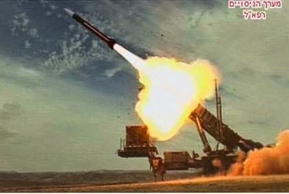 L'armée turque bombarde à nouveau des positions kurdes en Syrie