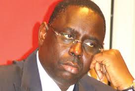 Pour éviter le syndrome Wade : Macky danse le blocage