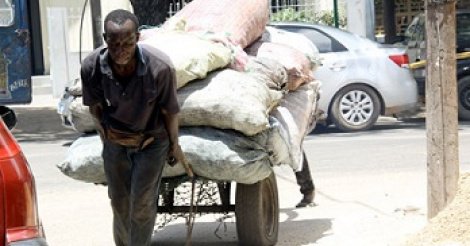 Bientôt un arrêté pour réglementer la circulation des charrettes, pousse-pousse et gros porteurs