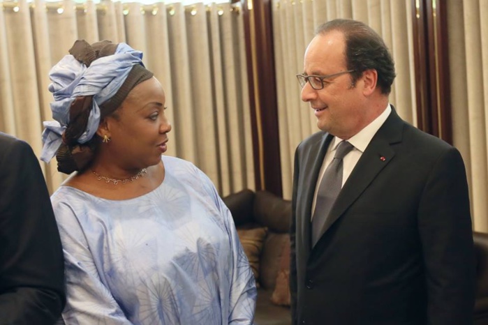 A Abuja, le président François Hollande a rencontré Fatma Samoura qui a été nommée hier secrétaire générale de la Fifa