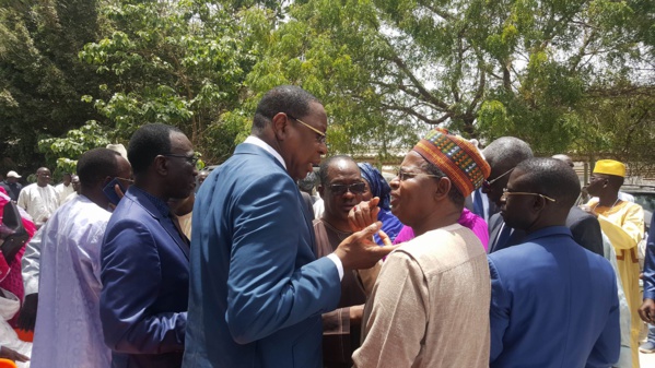Arrêt sur image : Sidy Lamine Niasse en pleine discussion avec Mankeur Ndiaye