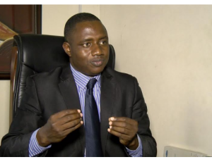 Yoro Dia, politologue : « Macky Sall se rend compte qu’aller à une présidentielle sans alliance ou soutien de Me Wade est un très grand risque »