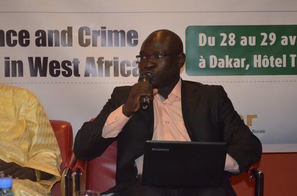 BAKARY SAMBE : « L’EUROPE DOIT SORTIR DU TOUT SÉCURITAIRE DANS SA COOPÉRATION AVEC L’AFRIQUE »