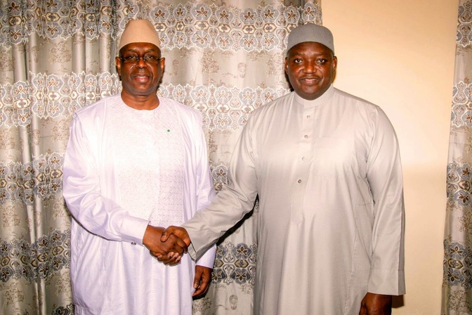 À Banjul, Macky Sall sollicite le soutien d’Adama Barrow pour sa candidature à la tête de l’ONU