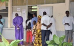 Forte affluence au bureau de vote d’Abdoulaye Wade à Point E