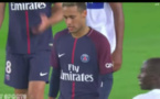 Vidéo: Cavani refuse une seconde fois de laisser tirer Neymar un Pénalty