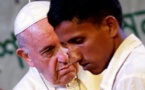 Les larmes du pape François devant les réfugiés rohingyas