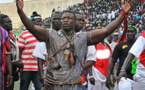 (Vidéo) Lutte : Ama Balde soulève le public d’ Iba Mar Diop avec ses « Bakk » !