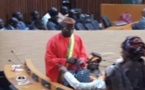 Assemblée nationale : Serigne Bara Mbacke Dolli en rouge
