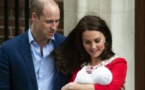 Royaume-Uni : Kate Middleton a quitté la maternité et présenté son bébé aux caméras