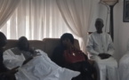 FANN RÉSIDENCE : Marième Faye Sall, en compagnie de Yakham Mbaye et d’un seul garde, a présenté ses condoléances à la famille de OTD.