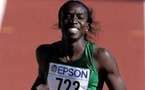 Amy Mbacké Thiam devant les grilles du palais pour installer Macky Sall