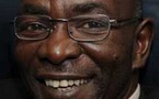 Le Conseiller spécial du président de l’Assemblée nationale sort son pénis et le tend à une gamine de 17 ans