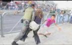 REGARDEZ. Une américaine empêchant un soldat Israélien d’arrêter un enfant palestinien