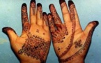 Charmé par le henné mauritanien, Mme Macky Sall emmène avec elle des haneyatt