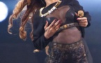 Rihanna bouillante dès les premières minutes de son Diamonds World Tour...