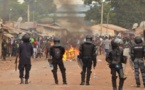 Top Banner Top BannerSociete Émeutes en Gambie : 30 pirogues de Sénégalais brûlées.