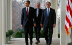 Barack Obama et Georges Bush et Bill Clinton en escale à l’aéroport de Dakar aujourd’hui