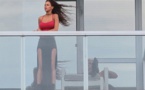 Mario Balotelli et Fanny Neguesha : il y a du (beau) monde au balcon !