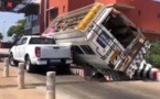 [Vidéo] Accident sur l'autoroute : Un car Ndiaga Ndiaye se renverse sur une 4x4